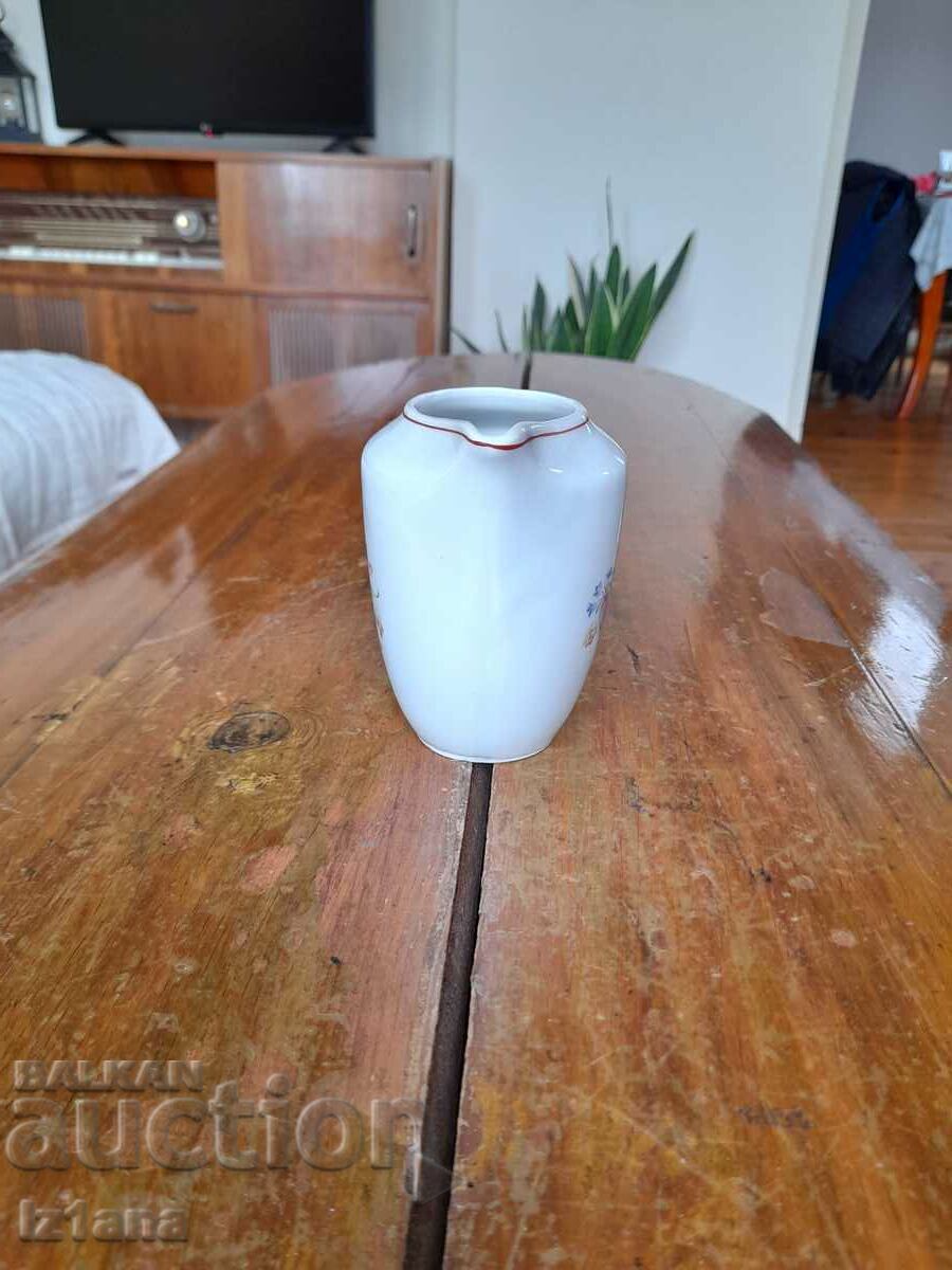 Vechi porțelan ulcior, ulcior cu preț 20.00 BGN | € 10.23 Vechi porțelan ulcior, ulcior cu preț 20.00 BGN | € 10.23