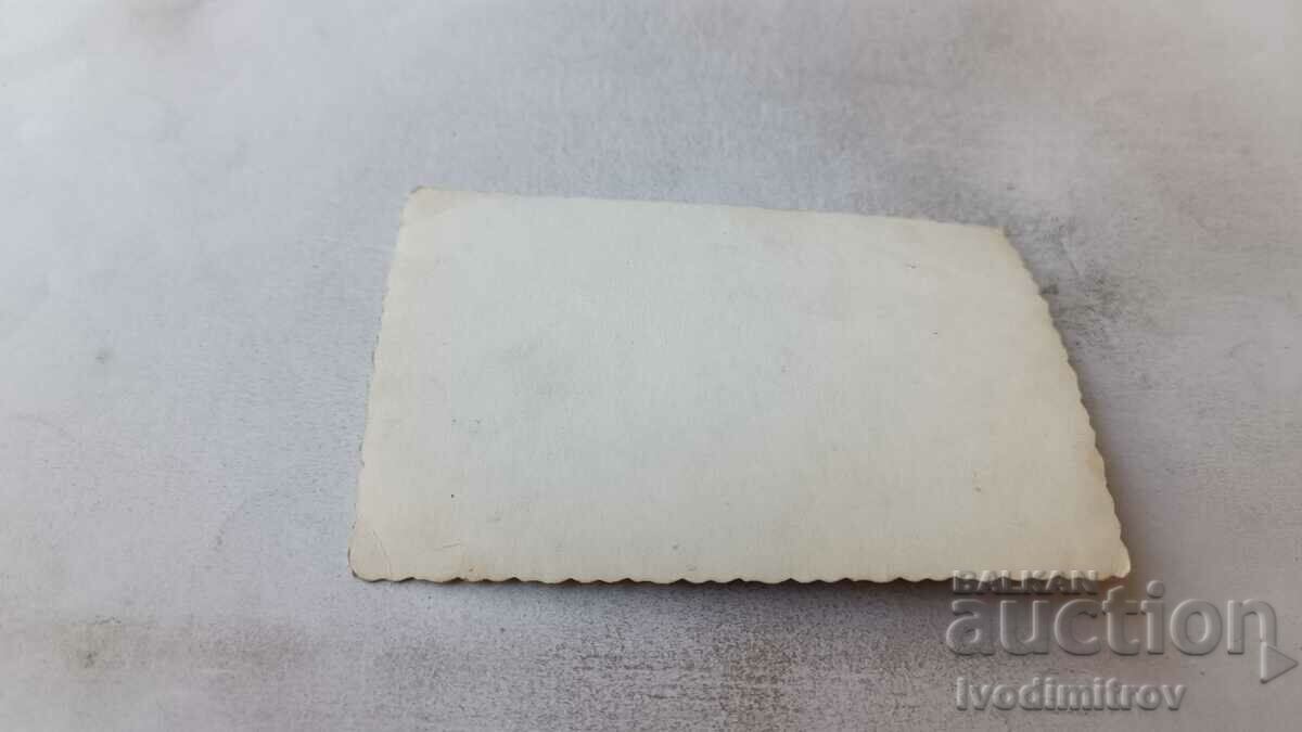 Φωτογραφία Άνθρωπος με όπλο με τιμή 1.35 BGN | € 0.69