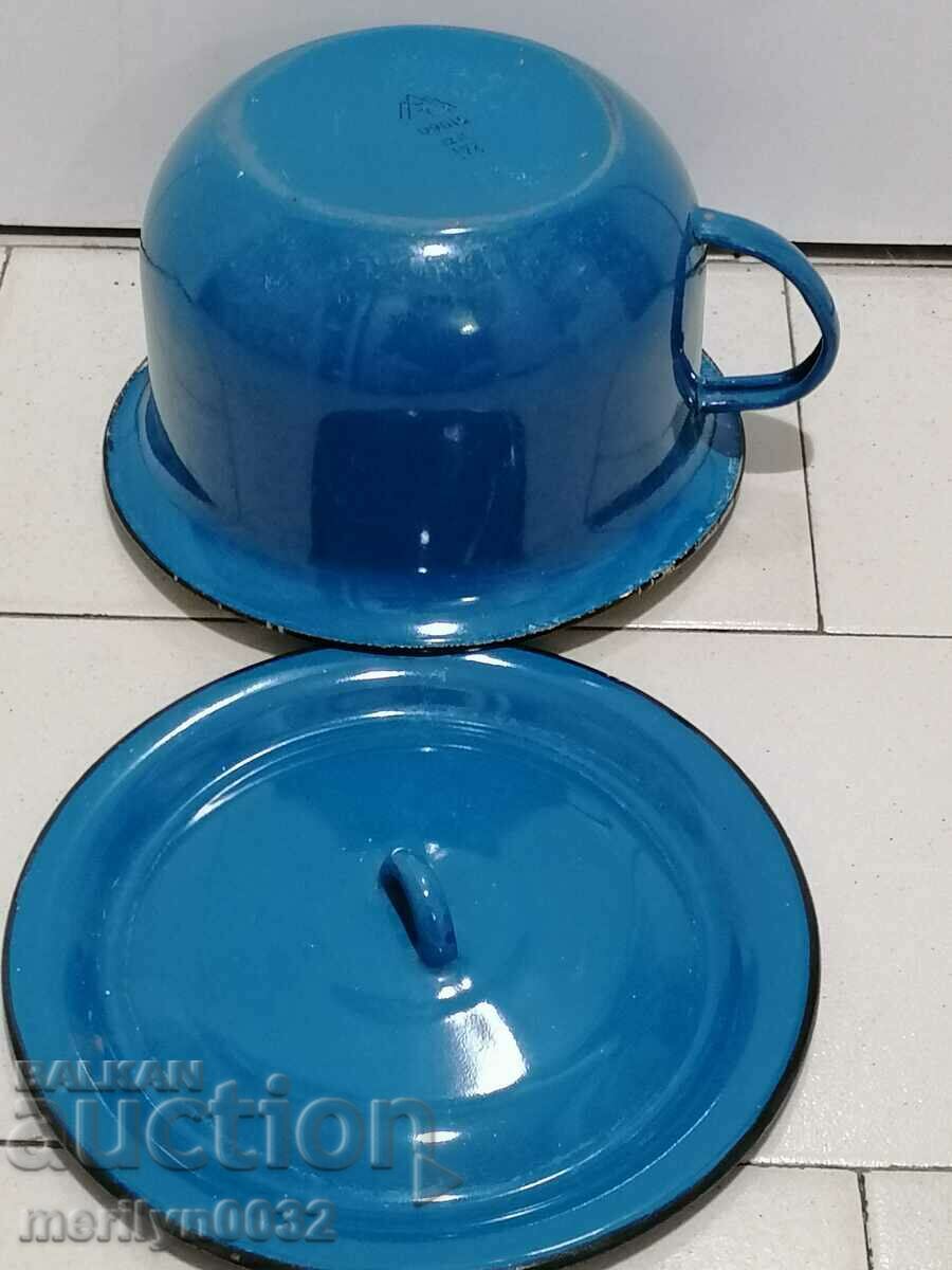 Auction An old enamel tusk, a chuck, a USSR pot Auction An old enamel tusk, a chuck, a USSR pot