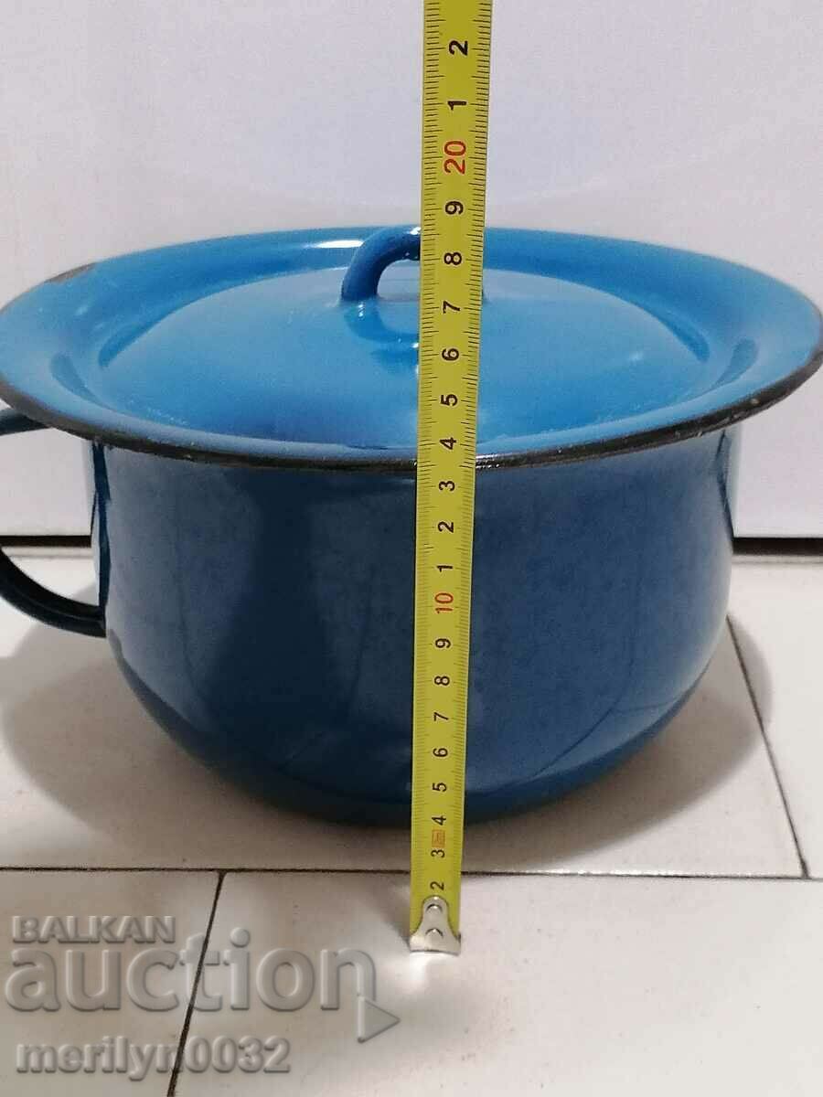 Delivery of An old enamel tusk, a chuck, a USSR pot Delivery of An old enamel tusk, a chuck, a USSR pot