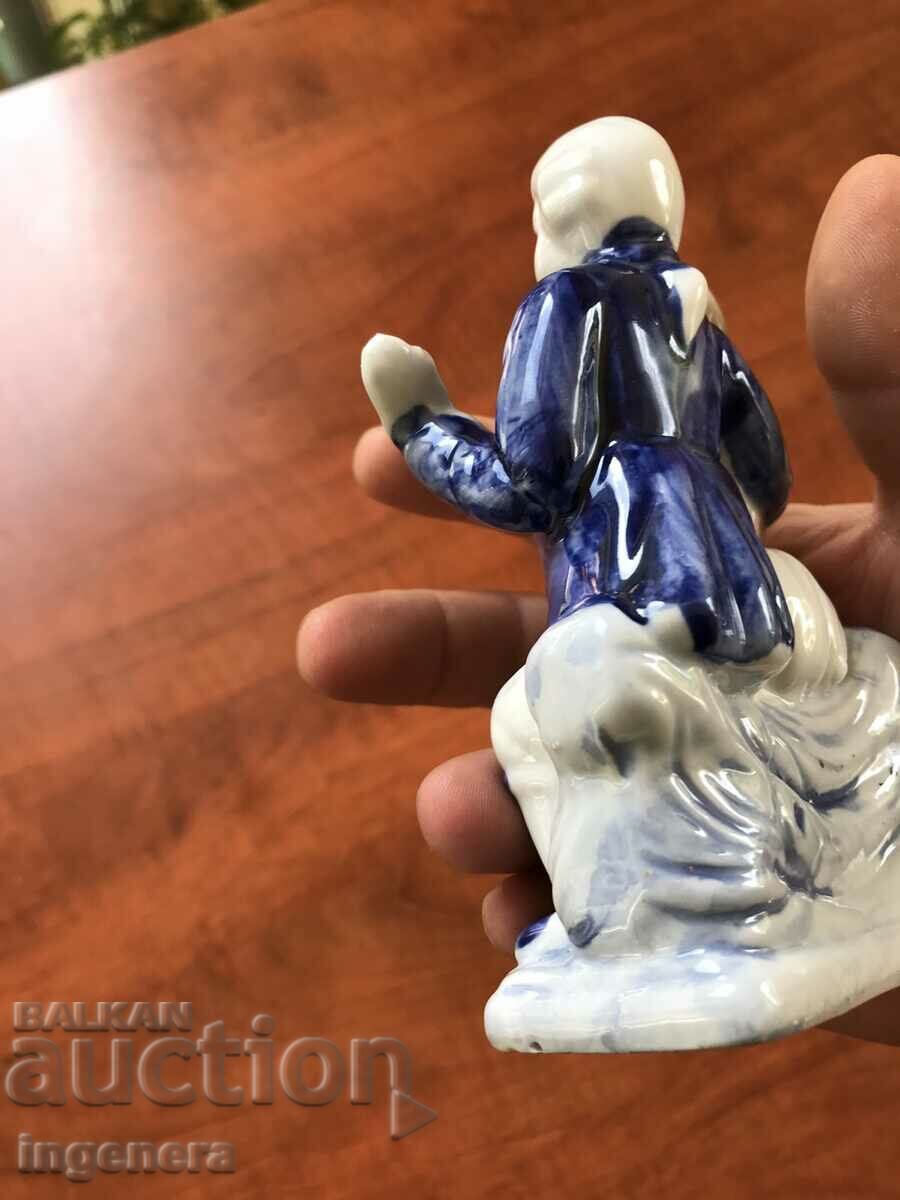 Auction PORCELAIN FIGURE STATUTE GOLD Auction PORCELAIN FIGURE STATUTE GOLD