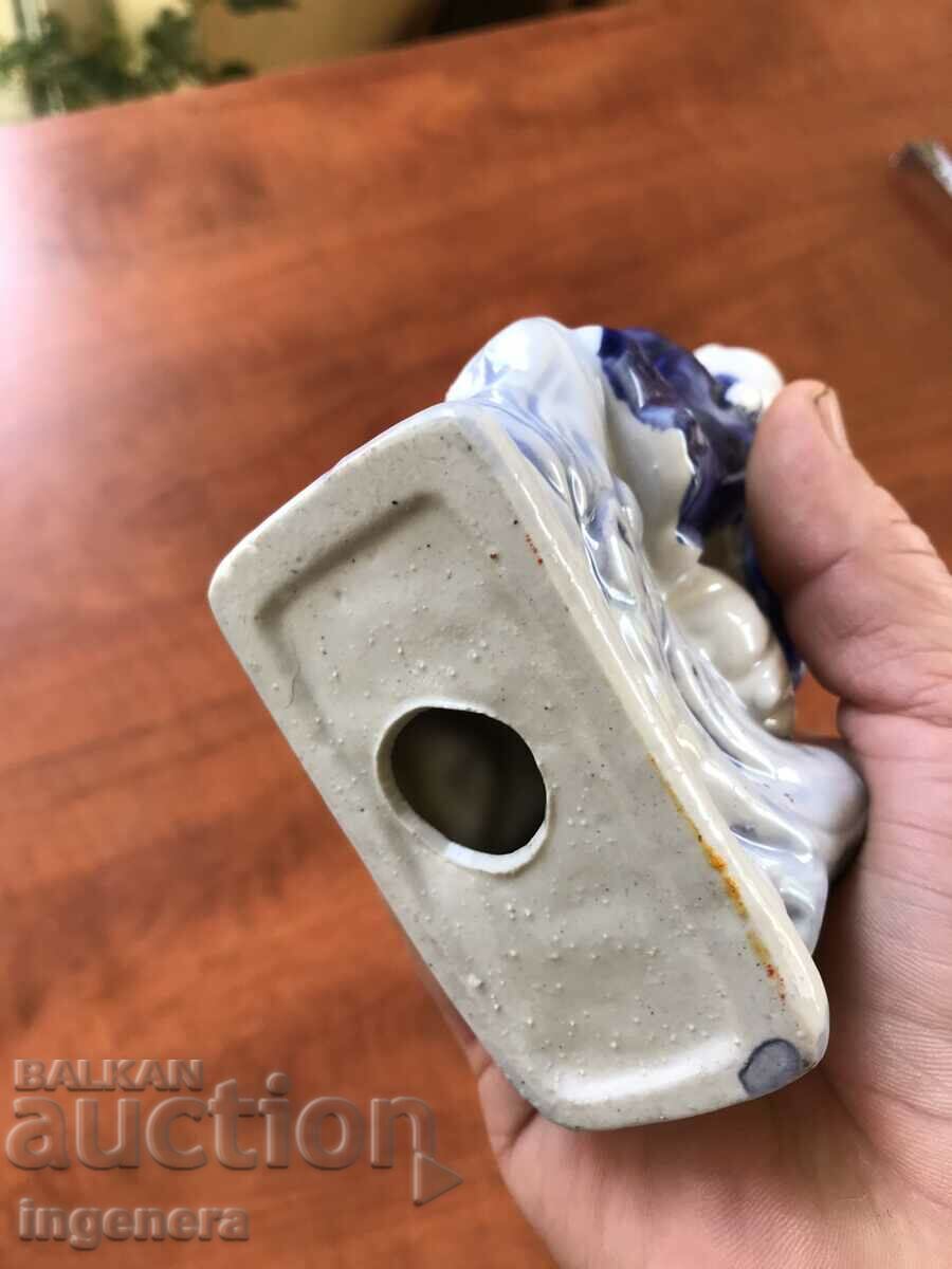 PORCELAIN FIGURE STATUTE GOLD - 6 PORCELAIN FIGURE STATUTE GOLD - 6