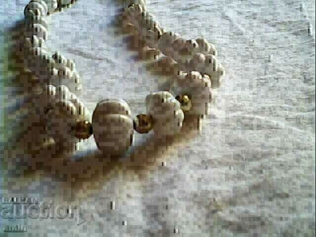 old beautiful necklace ot estestven kamak with price 30.00 BGN | € 15.34 old beautiful necklace ot estestven kamak with price 30.00 BGN | € 15.34