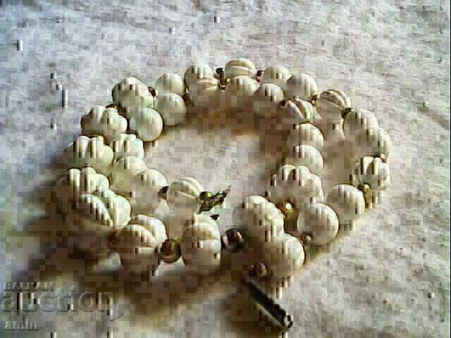 Auction old beautiful necklace ot estestven kamak Auction old beautiful necklace ot estestven kamak