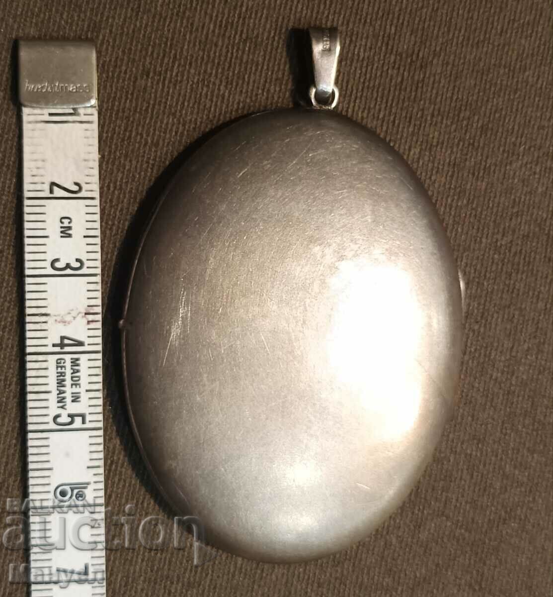 Beautiful, old silver-plated pendant. with price 34.00 BGN | € 17.38 Beautiful, old silver-plated pendant. with price 34.00 BGN | € 17.38