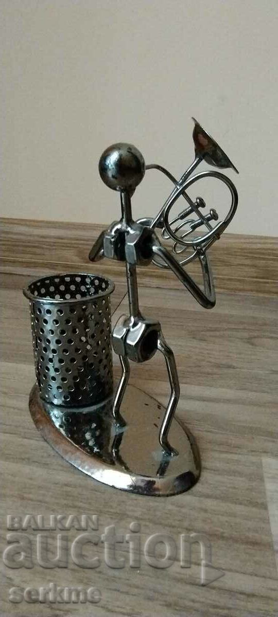 Delivery of Metal figure Delivery of Metal figure