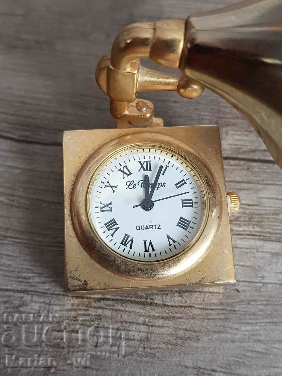 Miniature quartz clock "LE TEMPS"-gramophone with price 25.00 BGN | € 12.78 Miniature quartz clock "LE TEMPS"-gramophone with price 25.00 BGN | € 12.78