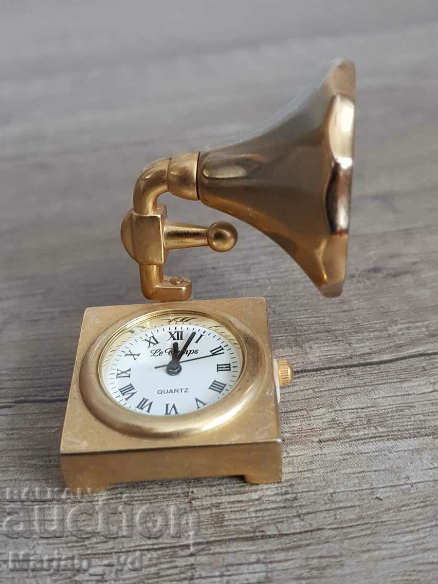 Delivery of Miniature quartz clock "LE TEMPS"-gramophone Delivery of Miniature quartz clock "LE TEMPS"-gramophone