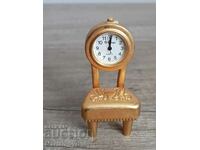 Miniature quartz clock "LE TEMPS"-chair