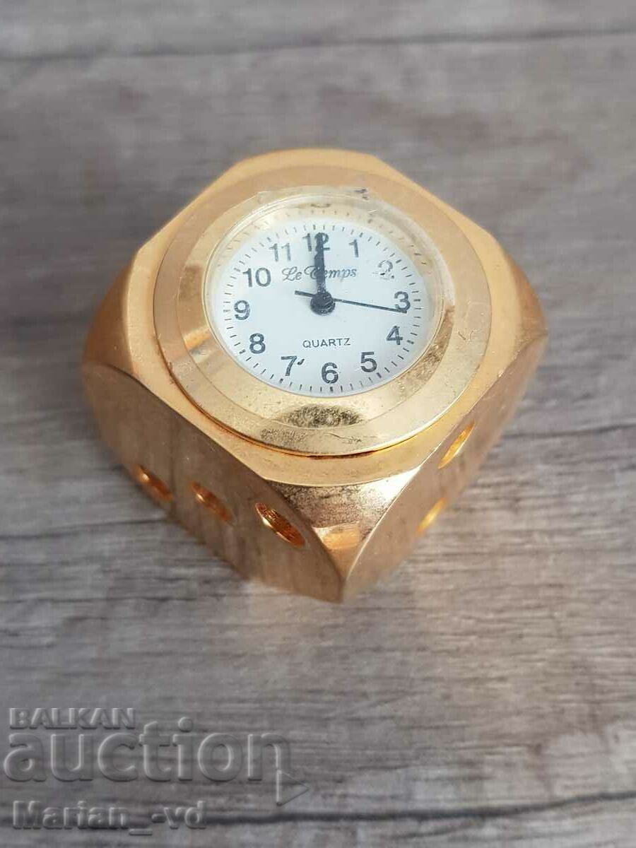 Μινιατούρα ρολόι χαλαζία "LE TEMPS"-ζάρια με τιμή 25.00 BGN | € 12.78 Μινιατούρα ρολόι χαλαζία "LE TEMPS"-ζάρια με τιμή 25.00 BGN | € 12.78