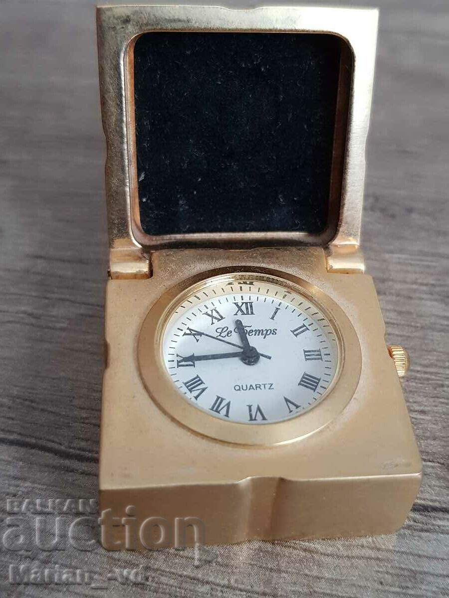 Miniature quartz clock "LE TEMPS"-gift with price 25.00 BGN | € 12.78 Miniature quartz clock "LE TEMPS"-gift with price 25.00 BGN | € 12.78