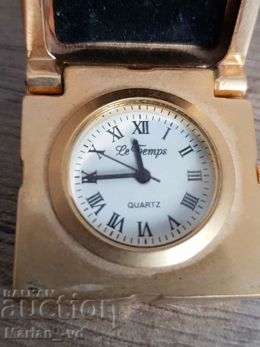 Auction Miniature quartz clock "LE TEMPS"-gift Auction Miniature quartz clock "LE TEMPS"-gift