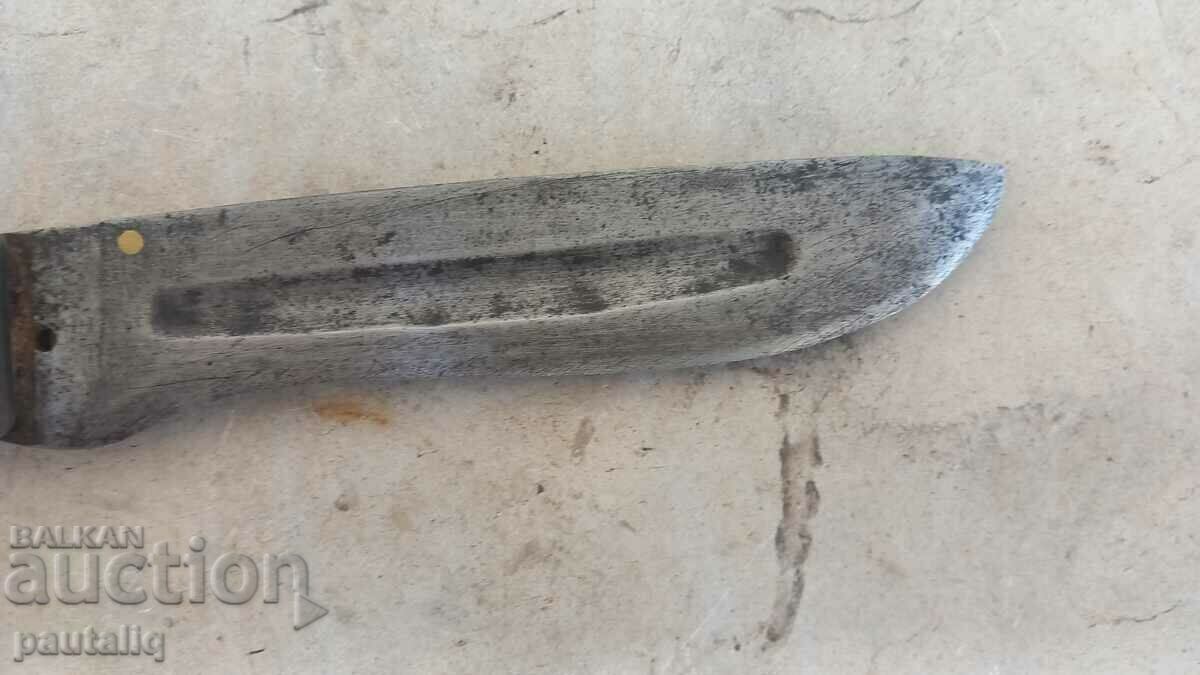 Auction  OLD YAKUT KNIFE WITH BONE HANDLE