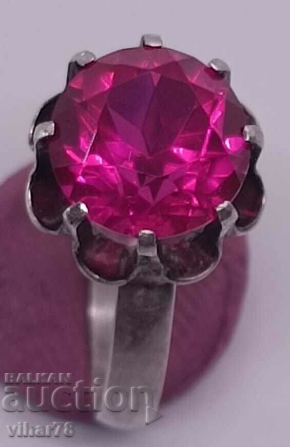 Old ruby ring sample 835