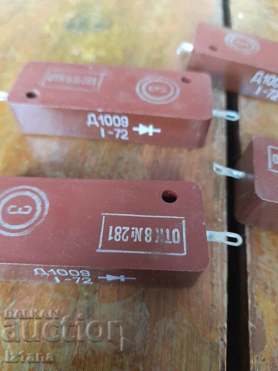 Auction Old rectifier pole, diode D 1009 Auction Old rectifier pole, diode D 1009
