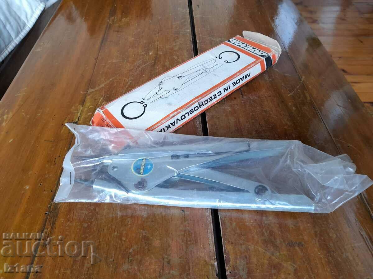 Old ring pliers, pliers with price 60.00 BGN | € 30.68