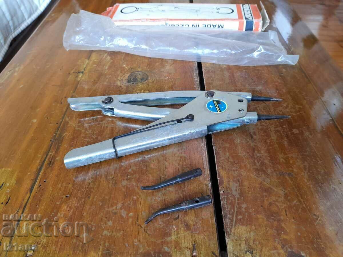 Auction  Old ring pliers, pliers