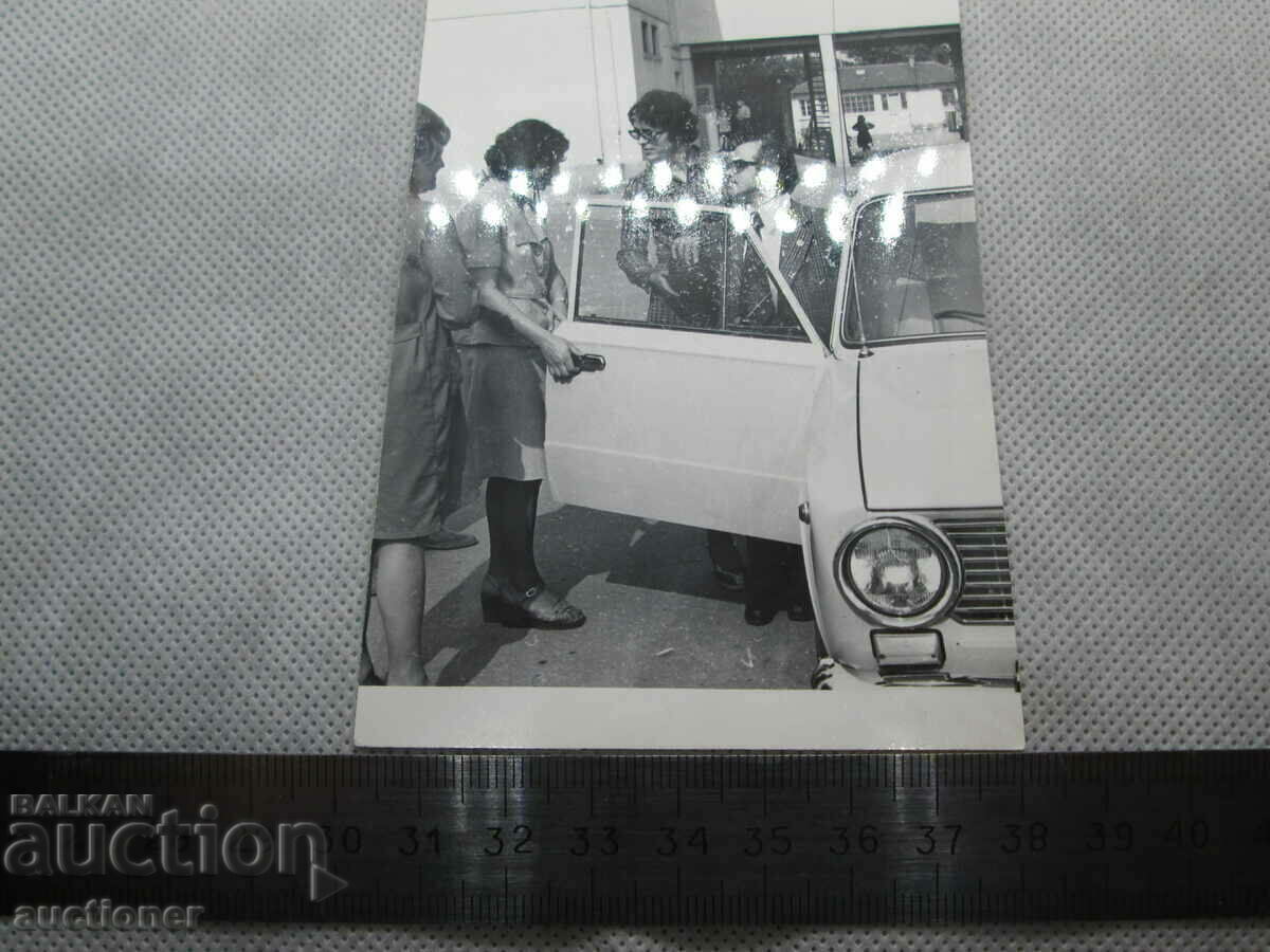 OLD PHOTO DAMIAN DAMYANOV ON VISIT TO OZ. P CHENGELOV with price 20.00 BGN | € 10.23 OLD PHOTO DAMIAN DAMYANOV ON VISIT TO OZ. P CHENGELOV with price 20.00 BGN | € 10.23