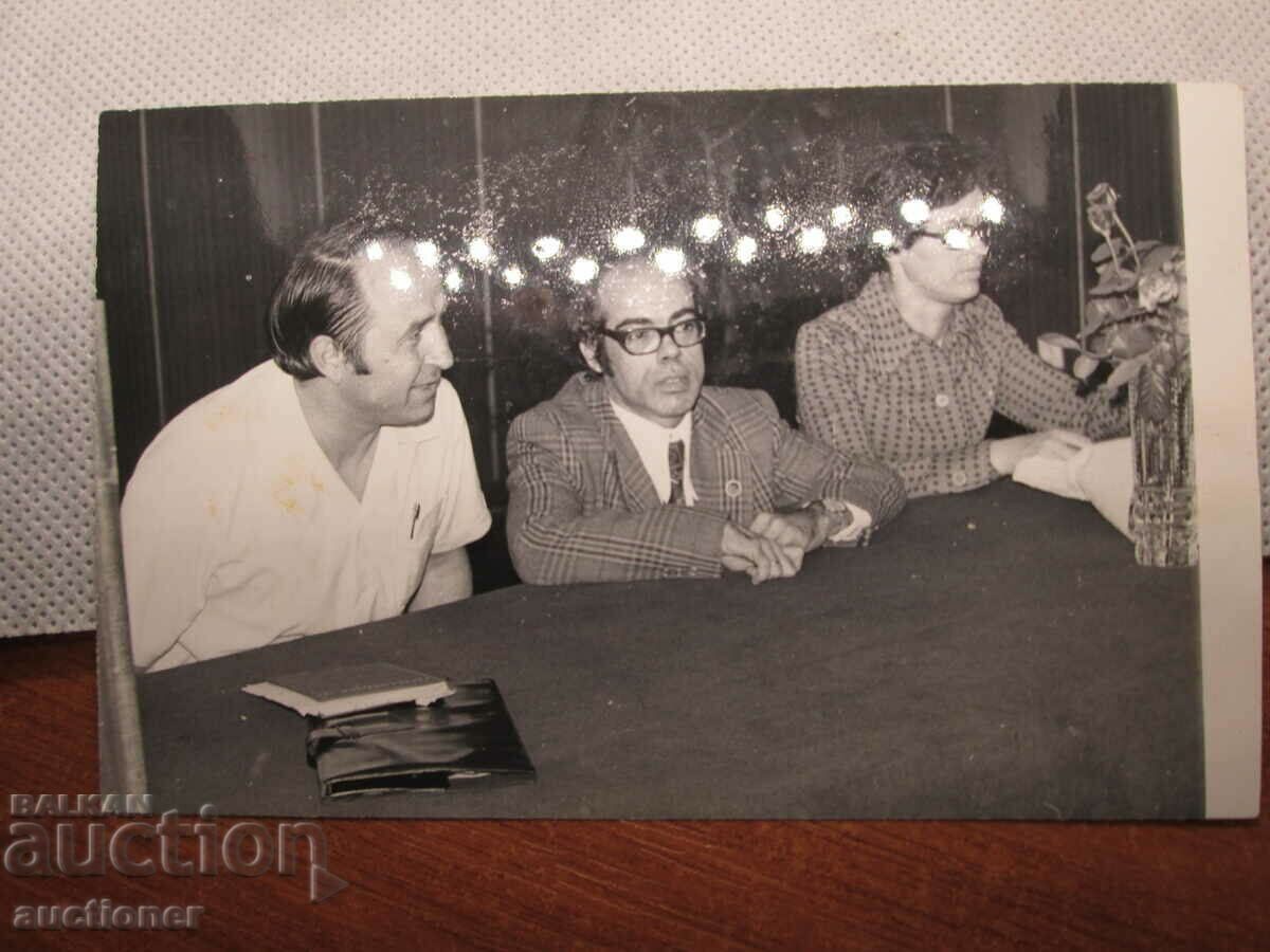 OLD PHOTO DAMIAN DAMYANOV ON VISIT TO OZ. P CHENGELOV with price 20.00 BGN | € 10.23 OLD PHOTO DAMIAN DAMYANOV ON VISIT TO OZ. P CHENGELOV with price 20.00 BGN | € 10.23