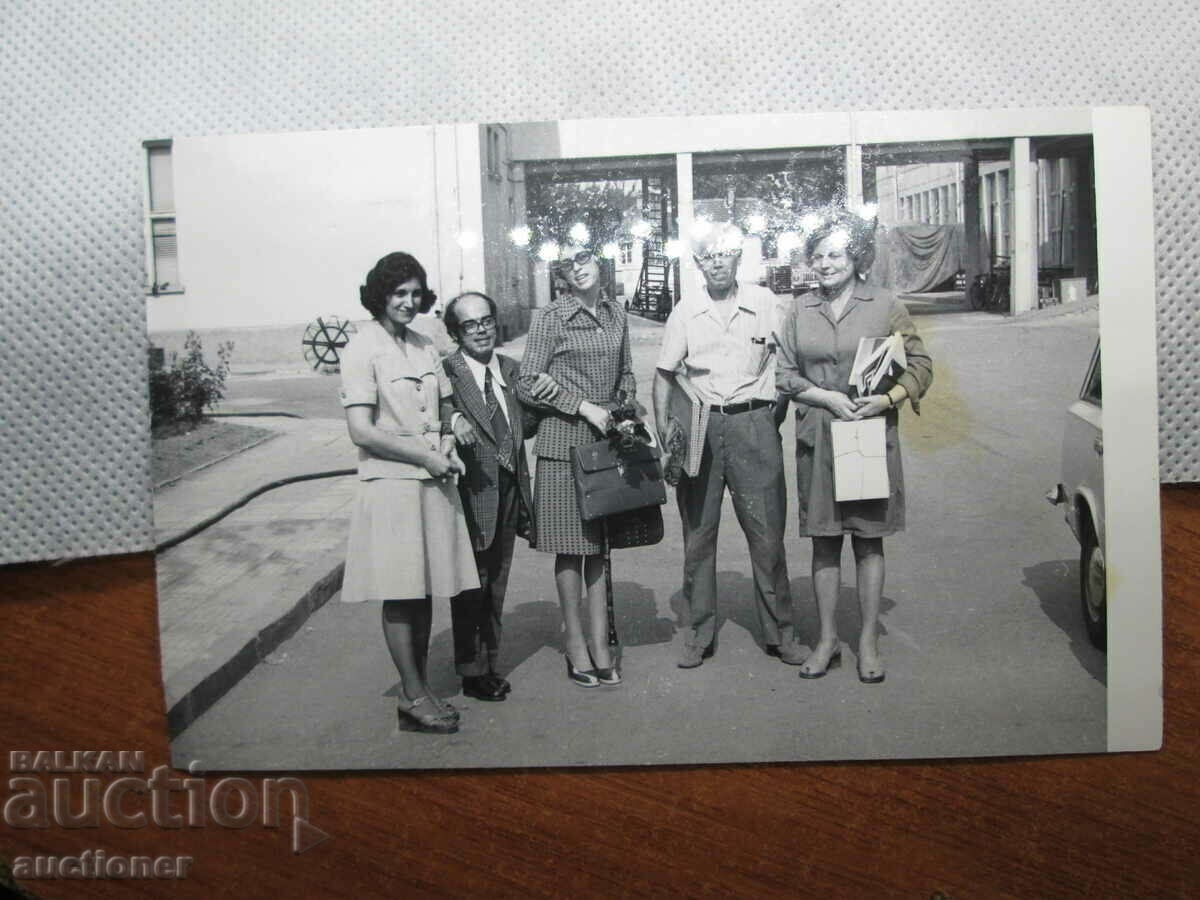 ΠΑΛΙΑ ΦΩΤΟΓΡΑΦΙΑ Ο ΝΤΑΜΙΑΝ ΝΤΑΜΙΑΝΟΦ ΣΕ ΕΠΙΣΚΕΨΗ ΣΤΟ ΟΖ. Π ΤΣΕΝΓΚΕΛΟΦ με τιμή 20.00 BGN | € 10.23 ΠΑΛΙΑ ΦΩΤΟΓΡΑΦΙΑ Ο ΝΤΑΜΙΑΝ ΝΤΑΜΙΑΝΟΦ ΣΕ ΕΠΙΣΚΕΨΗ ΣΤΟ ΟΖ. Π ΤΣΕΝΓΚΕΛΟΦ με τιμή 20.00 BGN | € 10.23