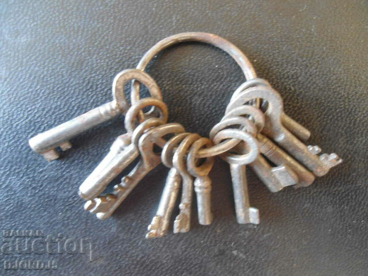 Lot of small keys, 12 pieces with price 25.00 BGN | € 12.78 Lot of small keys, 12 pieces with price 25.00 BGN | € 12.78