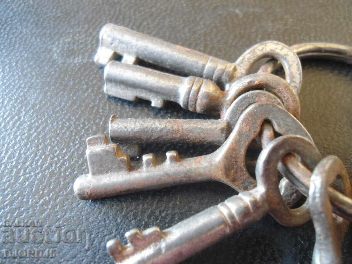 Delivery of Lot of small keys, 12 pieces Delivery of Lot of small keys, 12 pieces