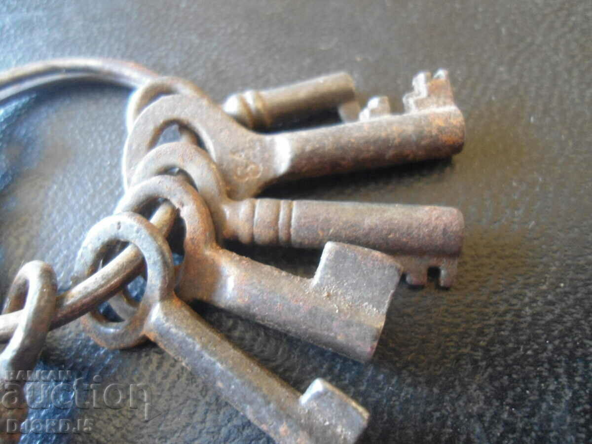 Lot of small keys, 12 pieces - 5 Lot of small keys, 12 pieces - 5