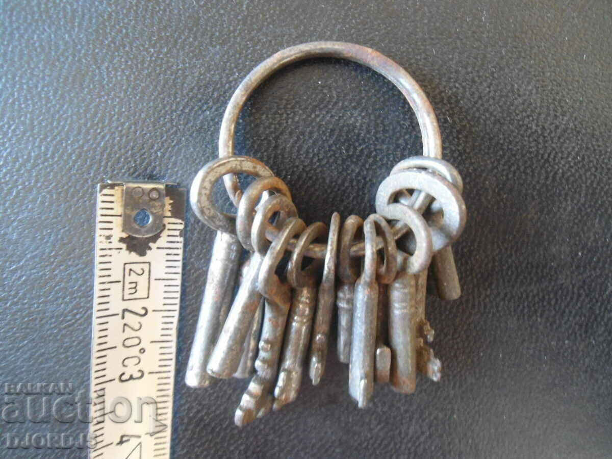 Lot of small keys, 12 pieces - 6 Lot of small keys, 12 pieces - 6