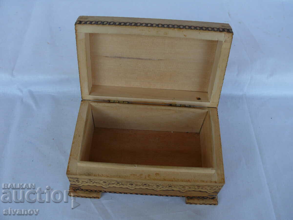 Old interesting wooden box #1417 with price 14.99 BGN | € 7.66 Old interesting wooden box #1417 with price 14.99 BGN | € 7.66