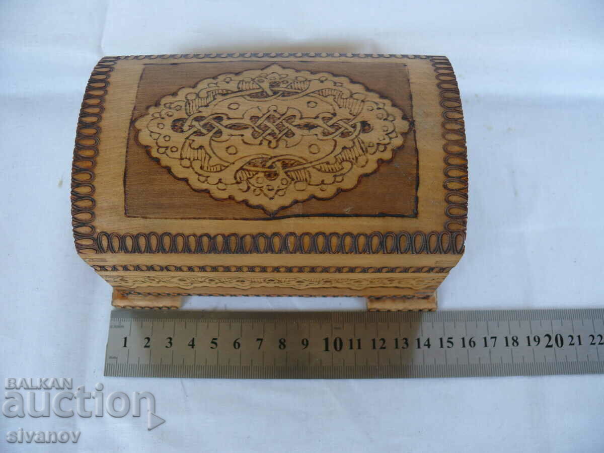 Old interesting wooden box #1417 - 5 Old interesting wooden box #1417 - 5