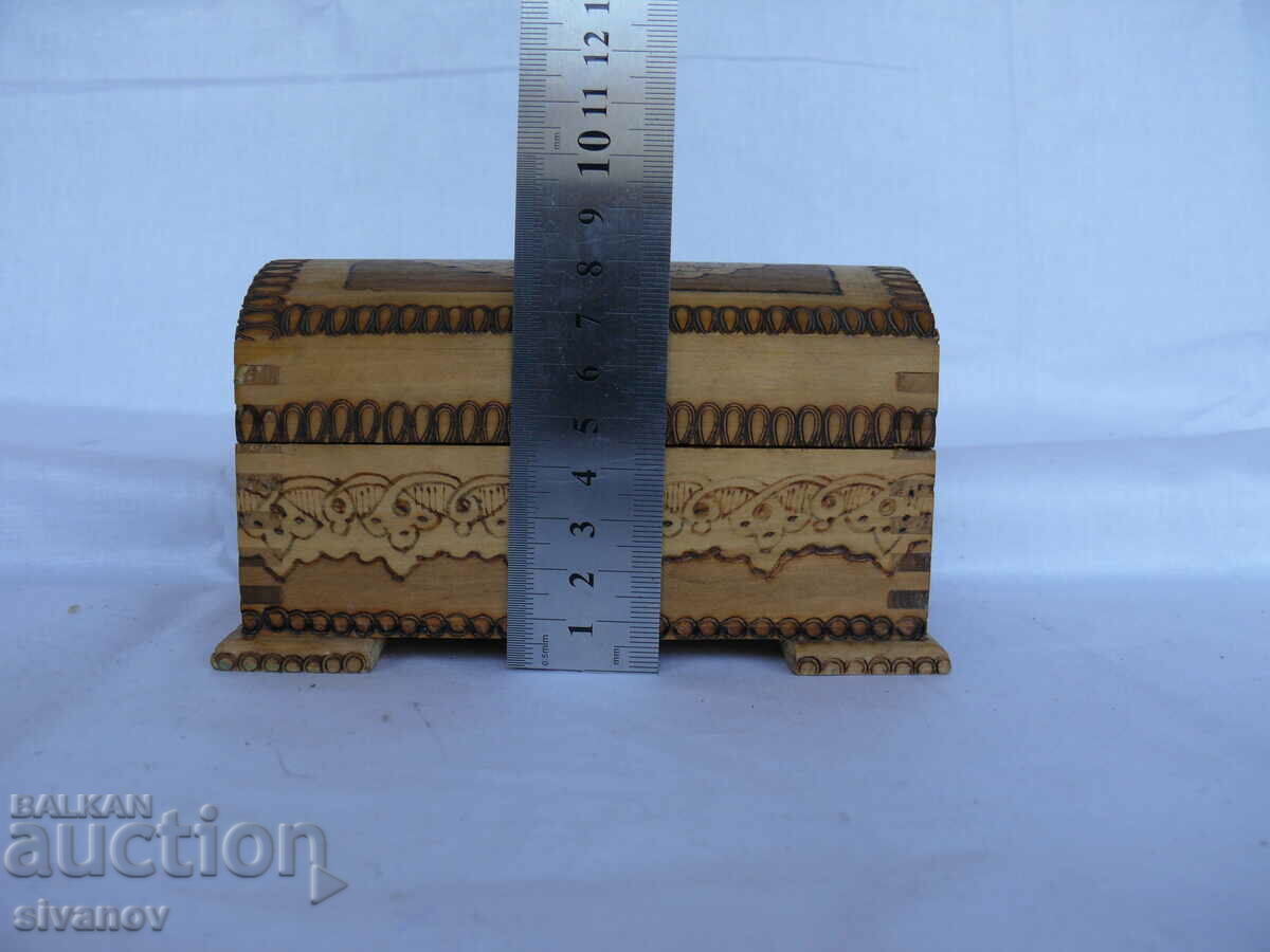 Old interesting wooden box #1417 - 7 Old interesting wooden box #1417 - 7