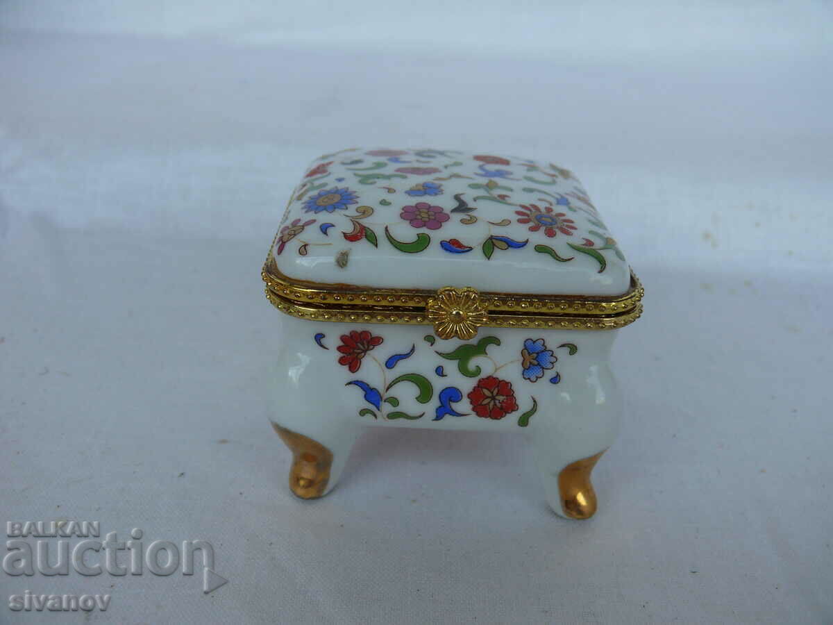 Old Interesting Small Porcelain Box #1420