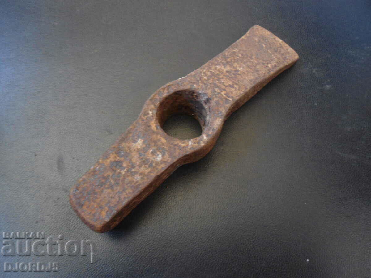 An old craft hammer with price 5.00 BGN | € 2.56 An old craft hammer with price 5.00 BGN | € 2.56