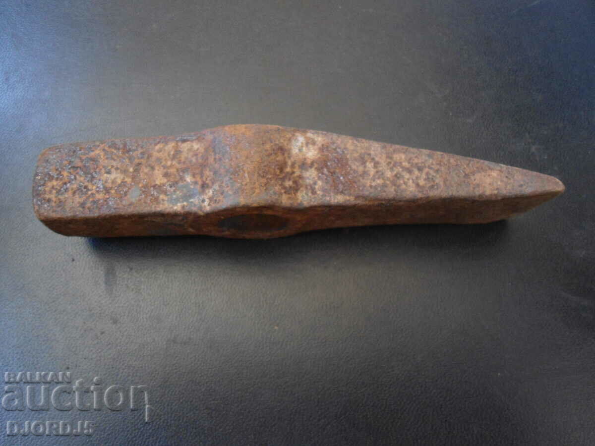 Auction An old craft hammer Auction An old craft hammer