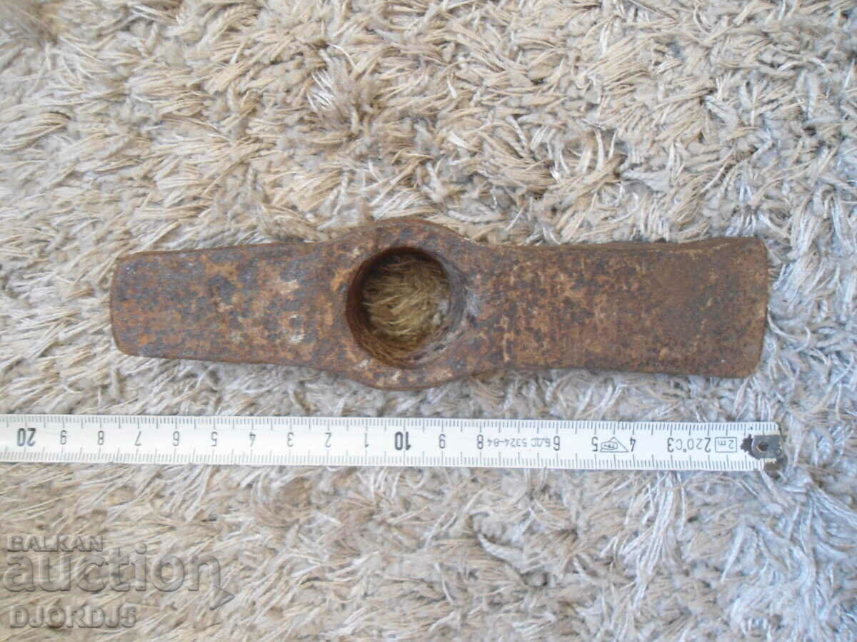 Delivery of An old craft hammer Delivery of An old craft hammer