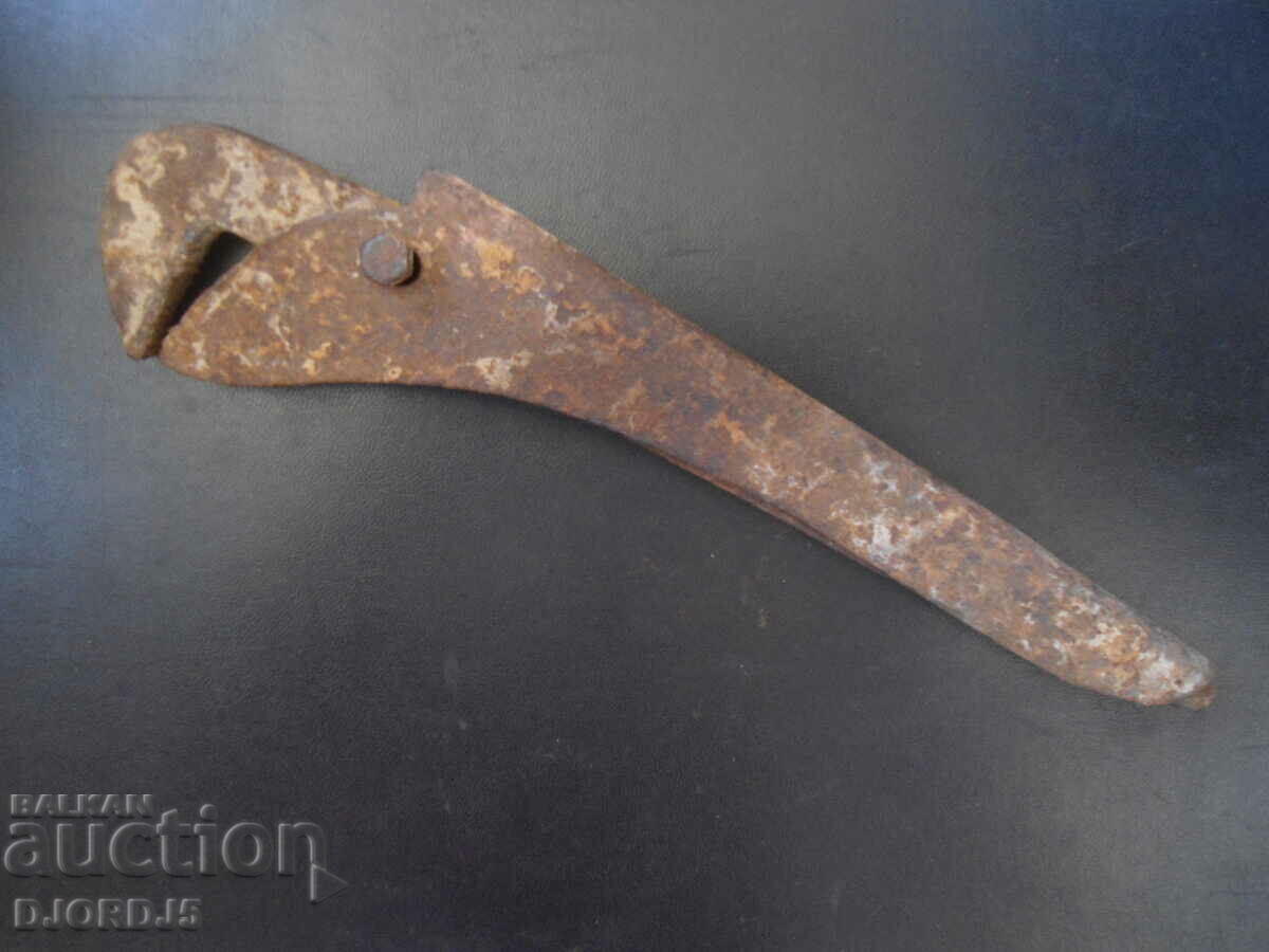 Old tool with price 7.00 BGN | € 3.58