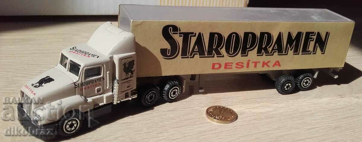 Διαφημιστικό φορτηγό Staropramen Desitka συλλογή τρόλεϊ