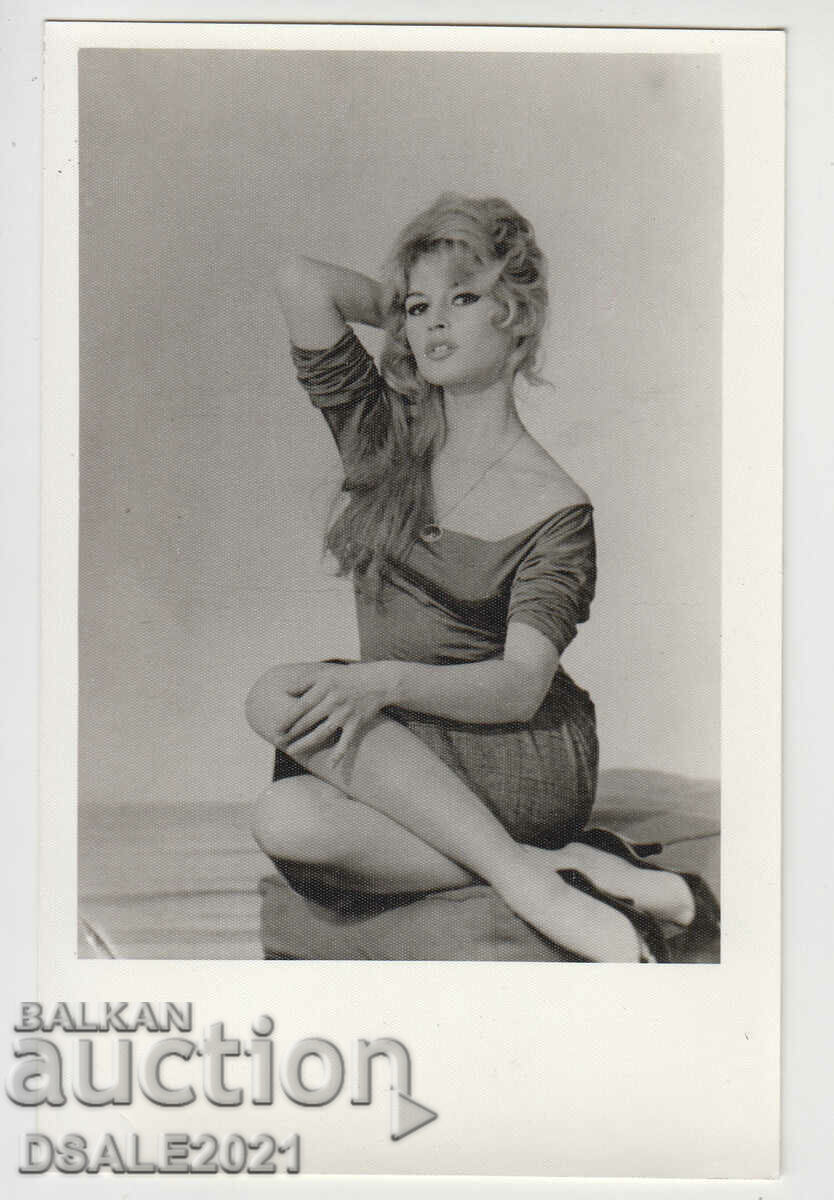 Postcard old photo-rephotographed, actress /4223