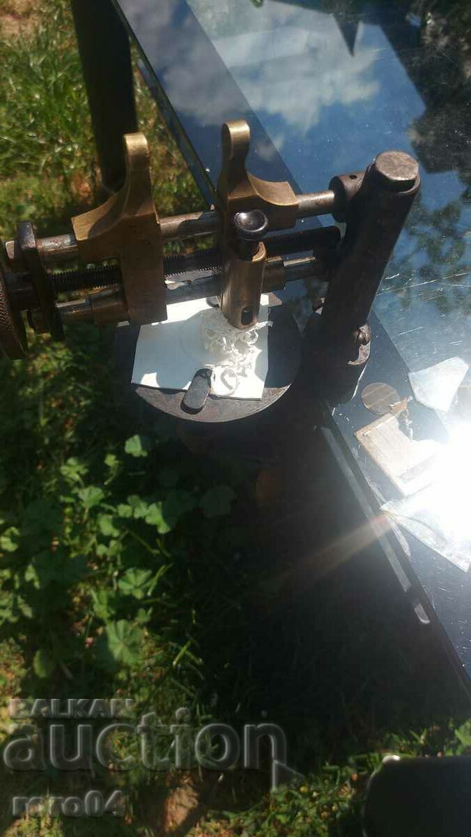 UNIQUE WATCH GLASS CUTTING MACHINE with price 29.00 BGN | € 14.83 UNIQUE WATCH GLASS CUTTING MACHINE with price 29.00 BGN | € 14.83