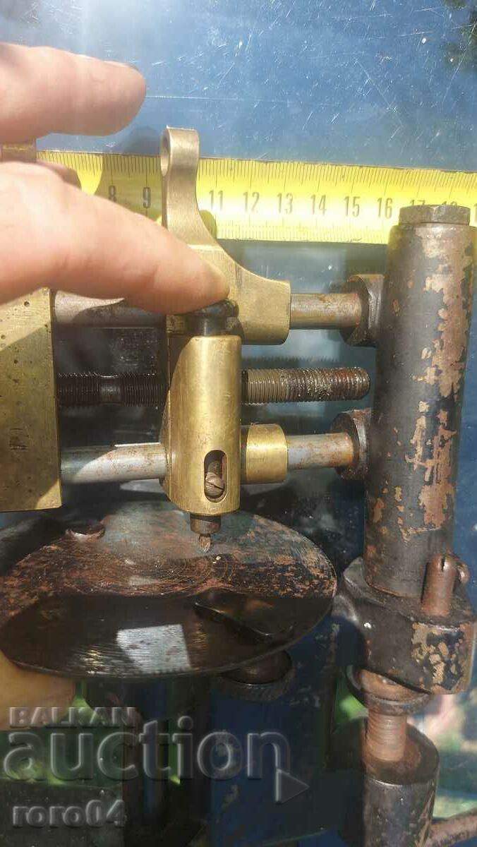 UNIQUE WATCH GLASS CUTTING MACHINE - 6 UNIQUE WATCH GLASS CUTTING MACHINE - 6