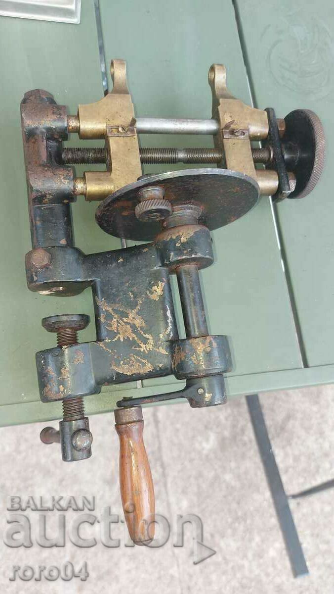 UNIQUE WATCH GLASS CUTTING MACHINE UNIQUE WATCH GLASS CUTTING MACHINE