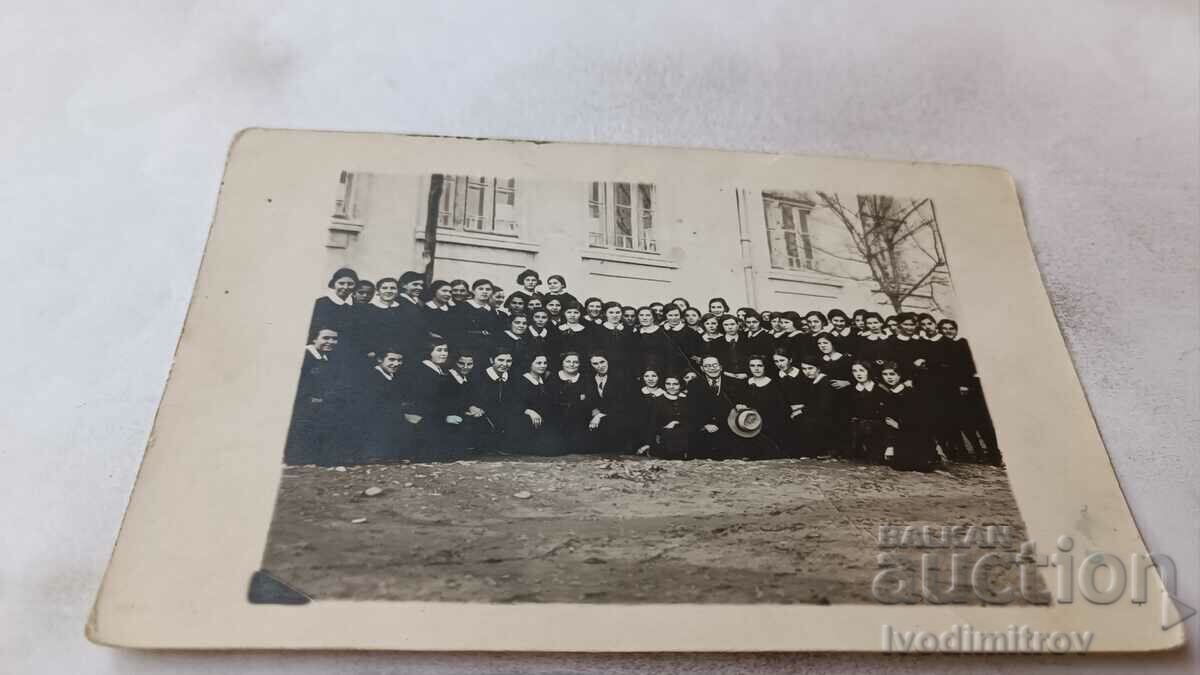 Photo Dolni Dabnika Schoolgirls with their teacher 1936