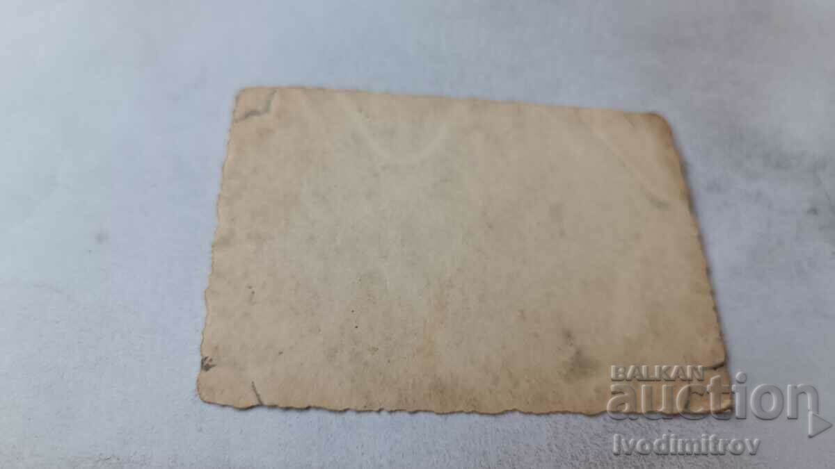 Φωτογραφία Νεαροί άνδρες σε μια πισίνα με τιμή 2.35 BGN | € 1.20 Φωτογραφία Νεαροί άνδρες σε μια πισίνα με τιμή 2.35 BGN | € 1.20