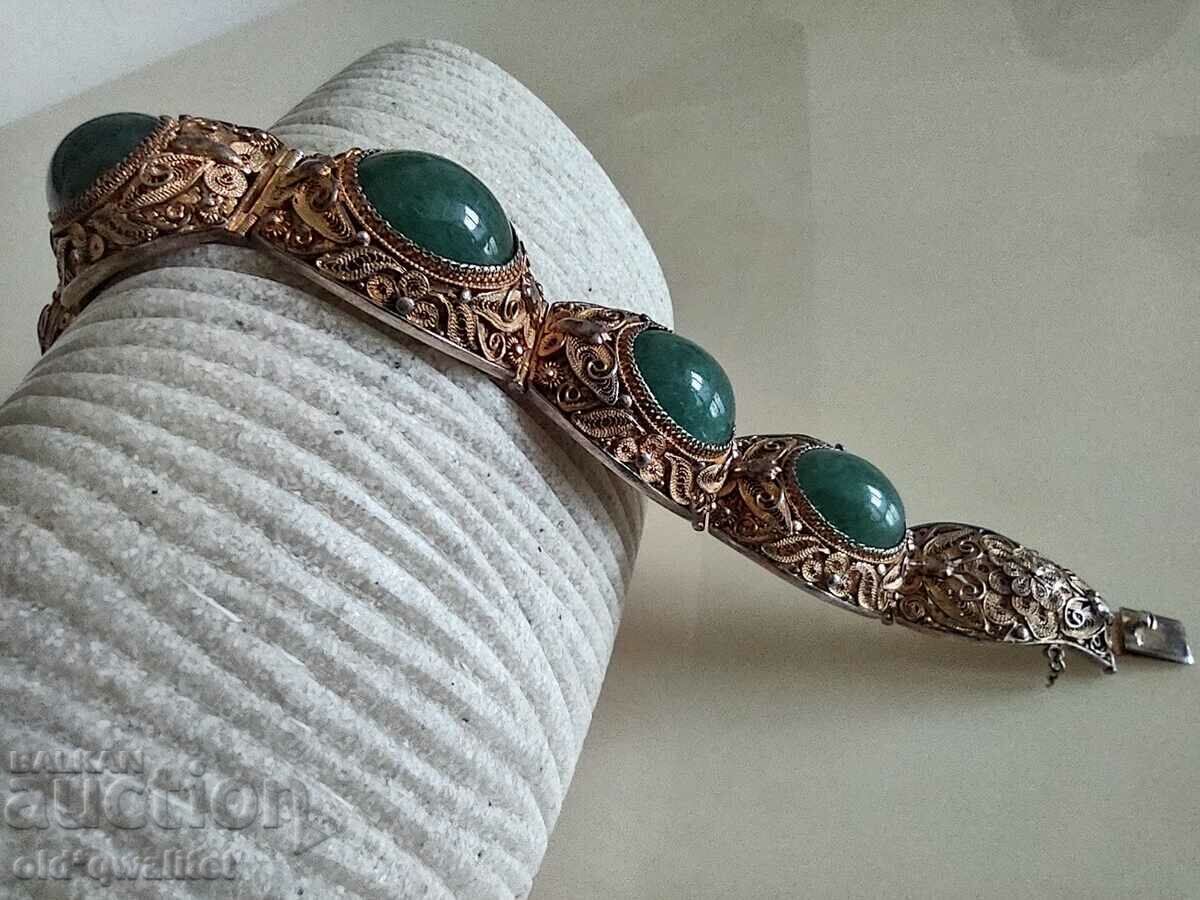 Много стара сребърна гривна, фантастична с Нефрит, позлата с цена € 664.68 | 1300.00 лв. Много стара сребърна гривна, фантастична с Нефрит, позлата с цена € 664.68 | 1300.00 лв.