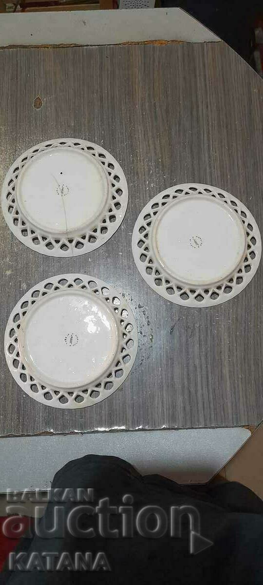 Porcelain plates 3 pieces DISCOUNT!!! with price 9.00 BGN | € 4.60 Porcelain plates 3 pieces DISCOUNT!!! with price 9.00 BGN | € 4.60