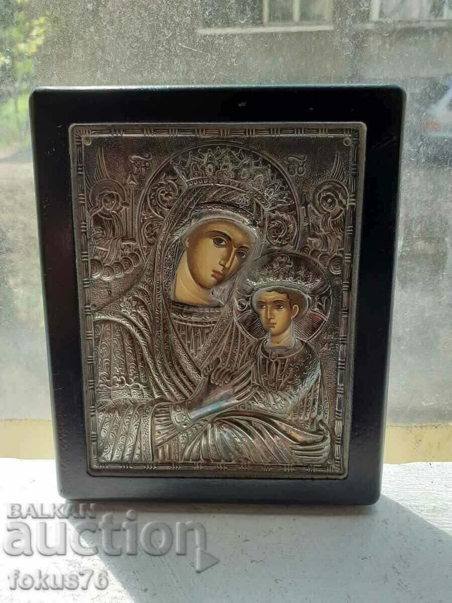 Уникално красива сребърна икона Богородица с младенеца