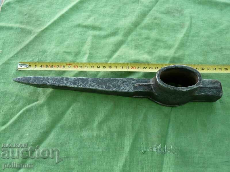 Ένα παλιό μαζικό γερμανικό όργανο με τιμή 45.00 BGN | € 23.01 Ένα παλιό μαζικό γερμανικό όργανο με τιμή 45.00 BGN | € 23.01