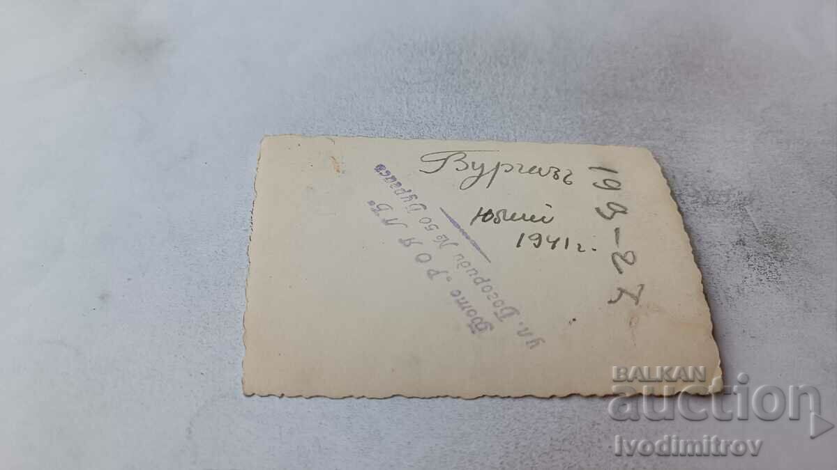 Снимка Бургасъ Двама войници на пристана с цена 2.45 лв. | € 1.25 Снимка Бургасъ Двама войници на пристана с цена 2.45 лв. | € 1.25