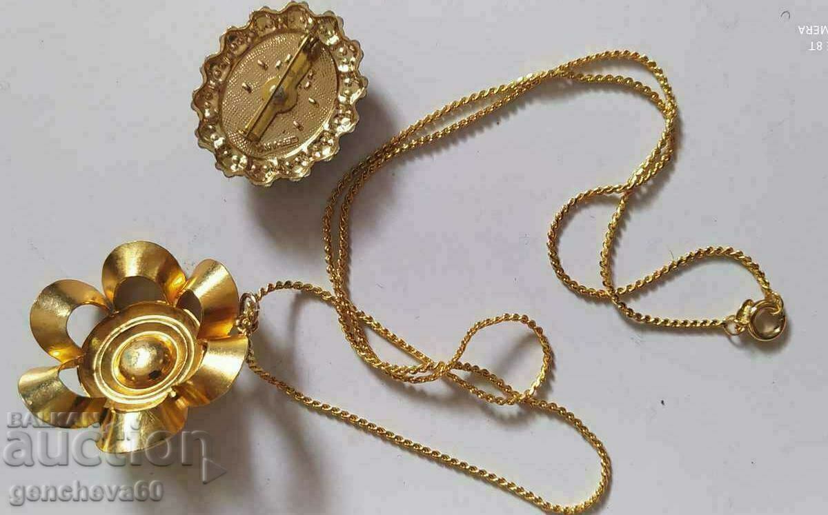 Κολιέ και καρφίτσα με μαργαριτάρι, επιχρυσωμένο με τιμή 40.00 BGN | € 20.45