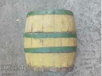 Μικρό ξύλινο βαρέλι τύπου buckel